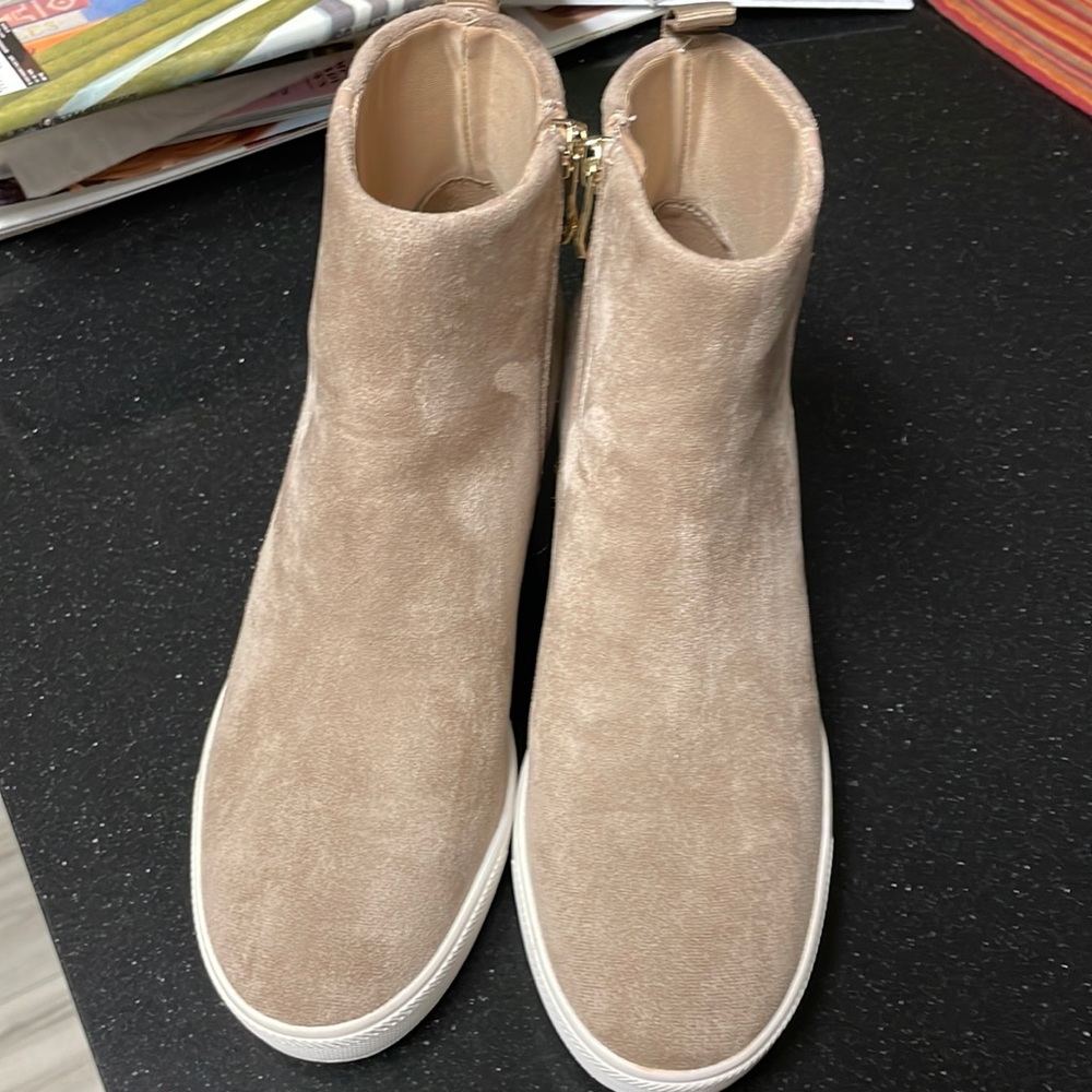 Women Ankle boots 🥾